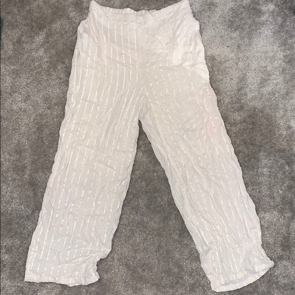 White boutique pants, loose fit
